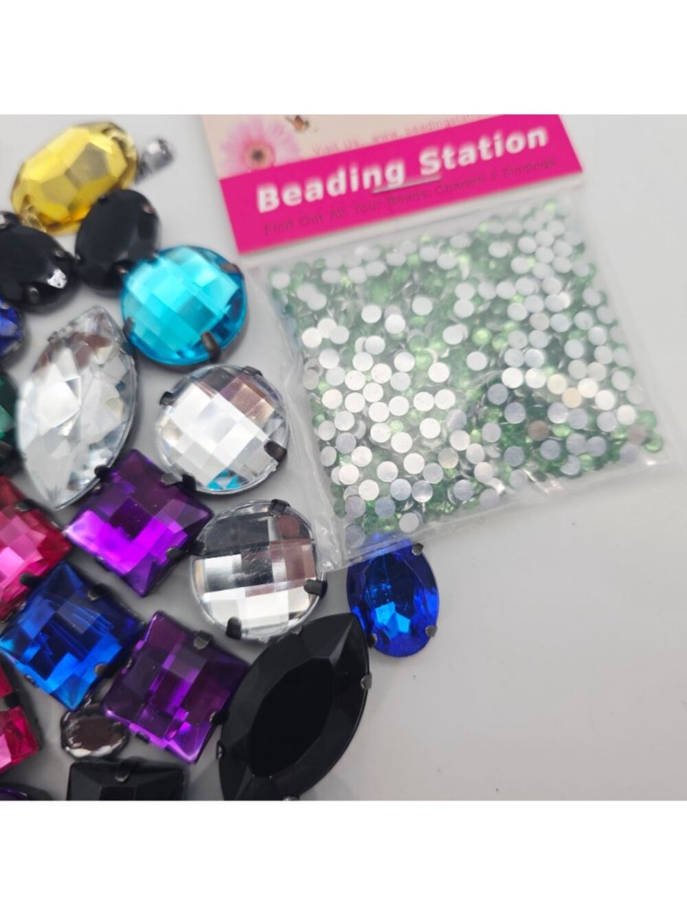 Assorted Craft Rhinestones & Gems For Jewelry Making Sewing DIY Projects - Picture 7 of 7